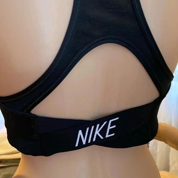 Nike athletic top - Picture 5 of 8